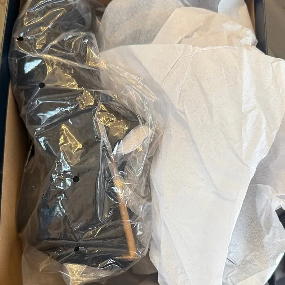 Dr. Scholl's 9.5 Brief Black Microfiber Ankle Bootie Boots - Picture 5 of 10